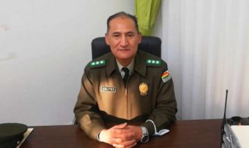 Salubristas siguen bloqueando el puente internacional