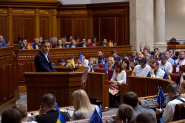 Sánchez llega a Kiev en el primer día de la presidencia española de la UE y promete apoyar a Ucrania “el tiempo que haga falta”