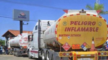 YPFB dice que bajó precio de importación de carburantes