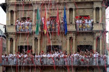 Arrancan los Sanfermines 2023 “más rojillos” con Osasuna como protagonista del chupinazo