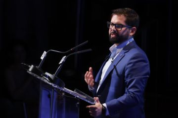Gabriel Boric reivindica el recuerdo en Madrid a las víctimas de la dictadura: “Deberían estar aquí hoy”