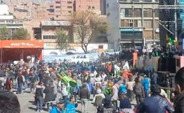 Reportan que hubo destrozos cerca del escenario en la verbena por el aniversario de La Paz