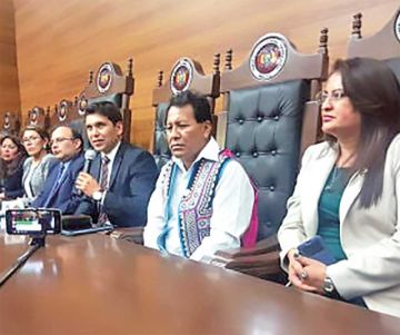 Crece presión política por fallo: Judiciales