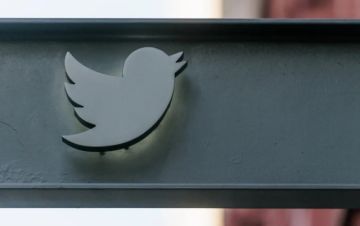 Elon Musk sustituirá el pajarito azul de Twitter por una X