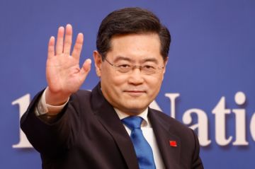 China destituye a su ministro de Exteriores, desaparecido desde hace un mes