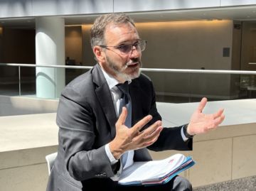 El mundo crecerá algo más de lo esperado pero aún de forma “débil”, según el FMI