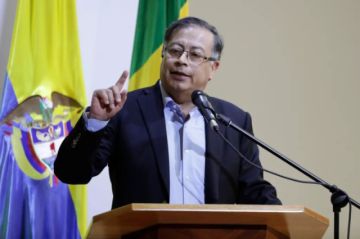 El hijo de Petro dice que el presidente no sabía del dinero ilícito en su campaña