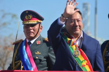 Arce llama a las Fuerzas Armadas a cuidar los recursos naturales de "apetitos externos"