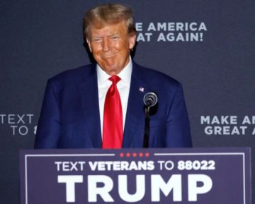 Trump fanfarronea por sus buenos resultados en los sondeos pese a estar imputado