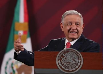 El presidente de México insinúa que él sufre violencia política de género