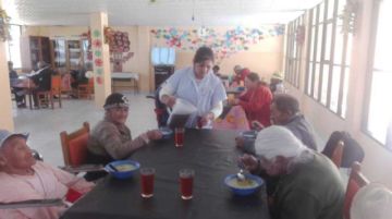 Municipio otorga alimento a personas adultos mayores 
