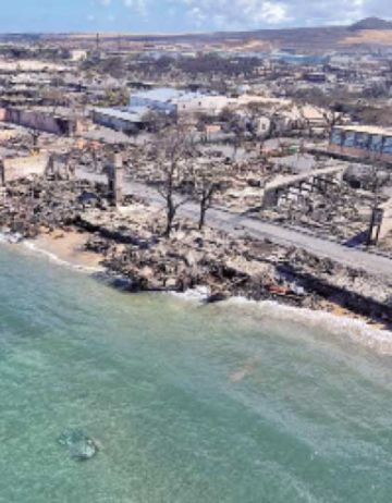 Los fallecidos por el incendio en Hawái suman 93
