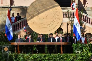 Santiago Peña asume como presidente de Paraguay