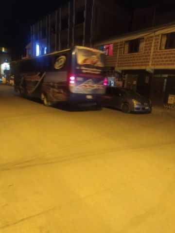 Salen buses de militantes del MAS a La Paz para respaldar al gobernador Jhonny Maman