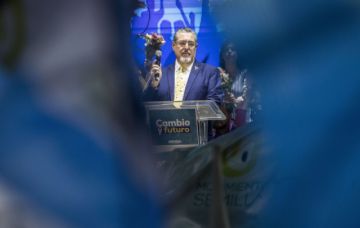 Bernardo Arévalo, el académico que quiere emular la presidencia de su padre en Guatemala