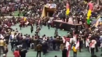 Evo Morales pide a congreso campesino cerrar filas frente a la “traición y el divisionismo”