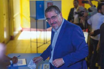 Guatemala da giro político a la izquierda tras 37 años