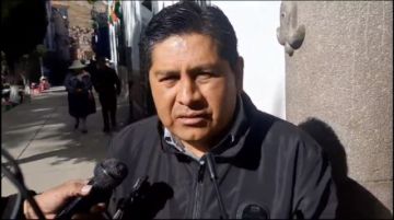 Gobernador interino recibe informes sobre el estado de la institución