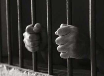 Un adulto mayor es acusado de agredir sexualmente a su nieta de 13 años