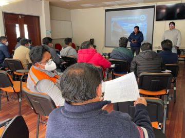 Capacitan al personal de las ambulancias del municipio de Potosí