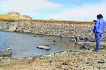 El agua de las lagunas se acaba y no llegan obras alternativas