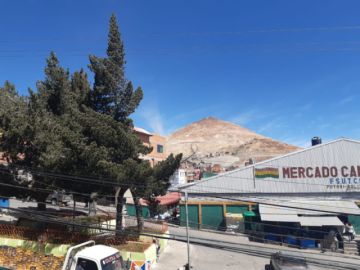 Las columnas de polvo en el Cerro Rico ya son cosa de todos los días