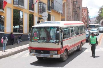 Estudian ampliación de servicio de micros a las zonas alejadas