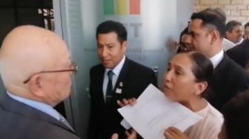 Mujer encara al presidente del TSE: No podemos ir a elecciones sin nuevo padrón electoral
