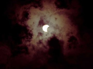 Potosí vivió el eclipse anular de sol con nubes
