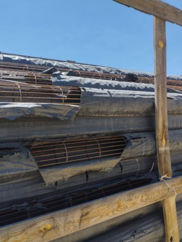 Canastillos de fierro oxidado.