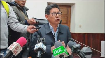 Denuncian por supuesta corrupción al ministro Edgar Pary y él responde