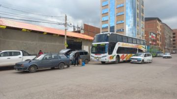 Reportan bloqueo en la Terminal de Buses en rechazo a incremento de alquileres