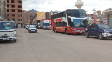 Reportan bloqueo en la Terminal de Buses en rechazo a incremento de alquileres