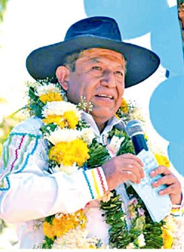 Choquehuanca critica culto a la personalidad