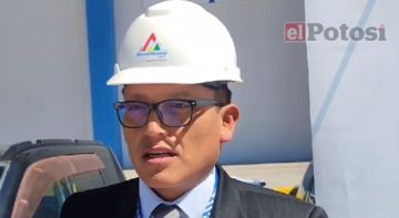 Aduana decomisa 85 motorizados ilegales en Potosí y Sucre