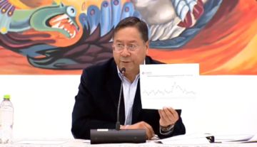 El presidente Arce dialoga con periodistas sobre temas económicos