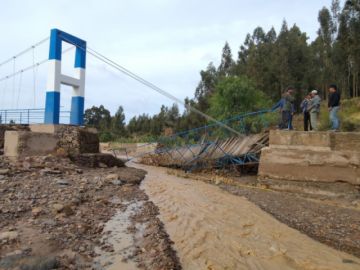 Reportan daños en cultivos y puente peatonal en Quivincha