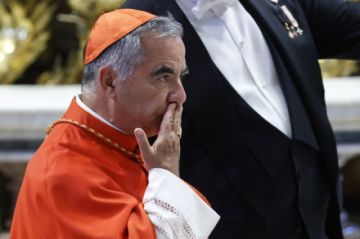 El cardenal Angelo Becciu, condenado a 5 años y medio de cárcel por escándalo inmobiliario