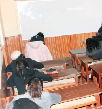 Piden a familias apoyar a alumnos con dificultades