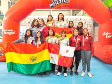 Las deportistas potosinas subieron al podio de ganadores en primer lugar en relevos libres damas.
