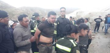 Retenidos por presunto robo de vehículo fueron entregados a la Policía