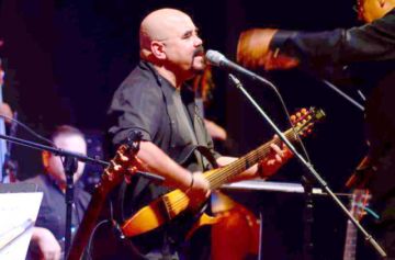 Lamentan fallecimiento del cantautor Adrián Barrenechea