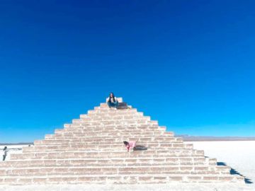 Turistas aprovechan fin de año para ir de  visita al Salar de Uyuni