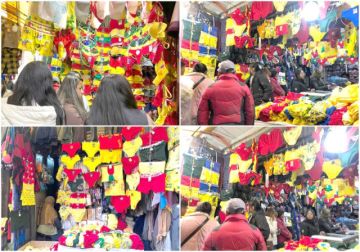 La oferta de ropa interior de los colores rojo, amarillo, verde y azul se ve en los mercados.