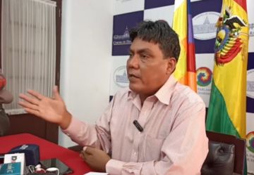 Diputado ‘evista’ acusa al Viceministro de Autonomías de haberse ‘prostituido por una pega’