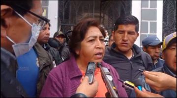 Alcaldesa denuncia intento de destituirla y se declara en vigilia