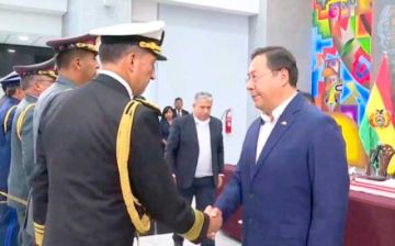 Asume un nuevo comandante interino de las Fuerzas Armadas de Bolivia