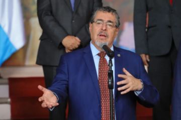 El nuevo presidente de Guatemala será investido este domingo con grandes expectativas