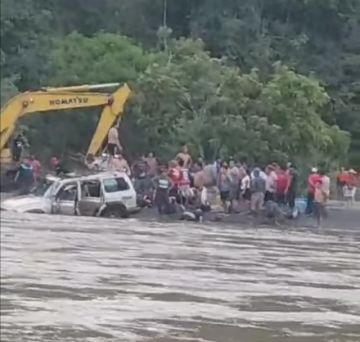 Un vehículo fue arrastrado por un río en Tipuani, cuatro ocupantes murieron 