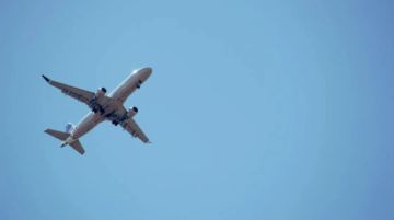 Un avión privado ruso con seis personas a bordo se estrella en Afganistán